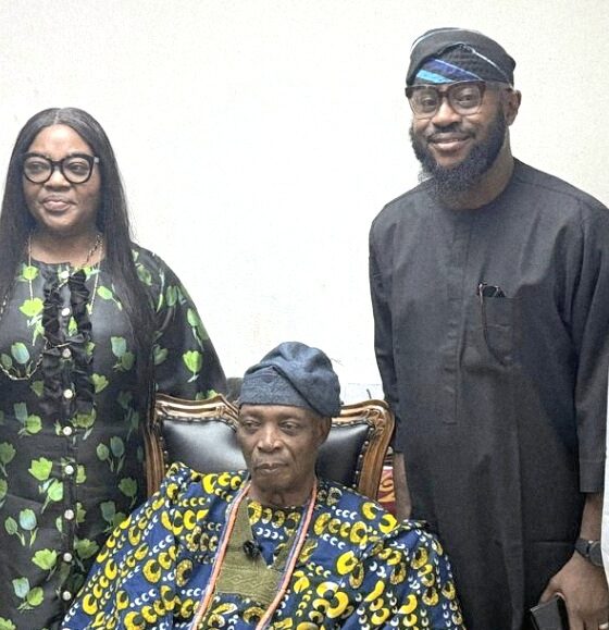 Olubadan-designate, Oba Rashidi Adewolu Ladoja and Glo team