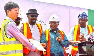 Umahi Hands Over New Carter Bridge Project to CCECC